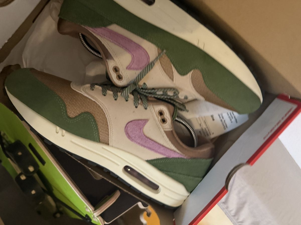 Nike Scarpe da uomo: Nike Air max 1 treeline us10 – Usato da Giubiasco venduto da Darkemperor