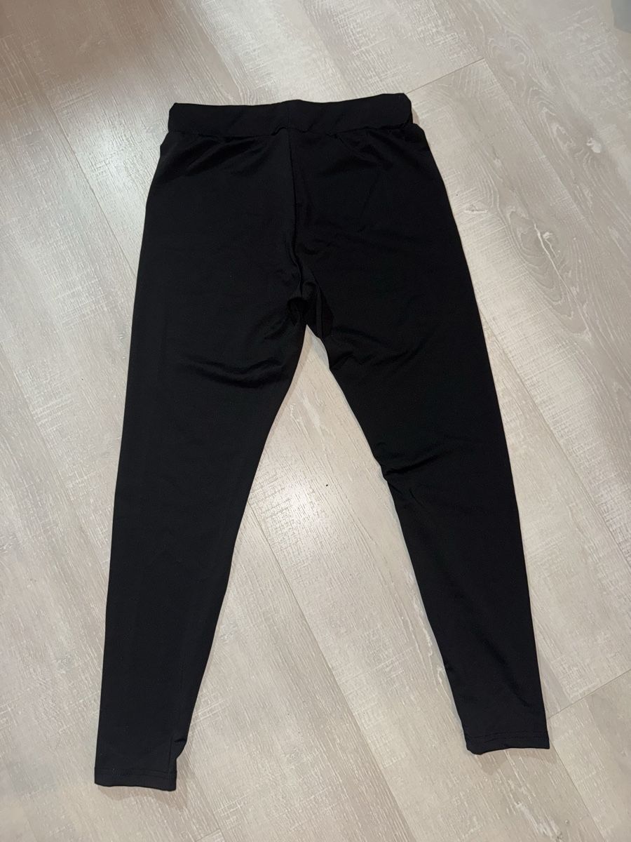 Shein Leggings: Damen Leggins schwarz – Usato da Spiez venduto da chrisval212 3