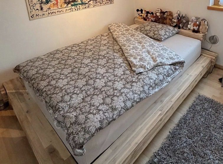 Lits: Bett mit Holzrahmen – D'occasion à Grächen par Canella85