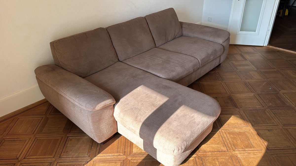 Divani: Braunes Ecksofa mit Schlaffunktion / ausziehbar – Usato da Zürich venduto da vinzenzwaelchli 1