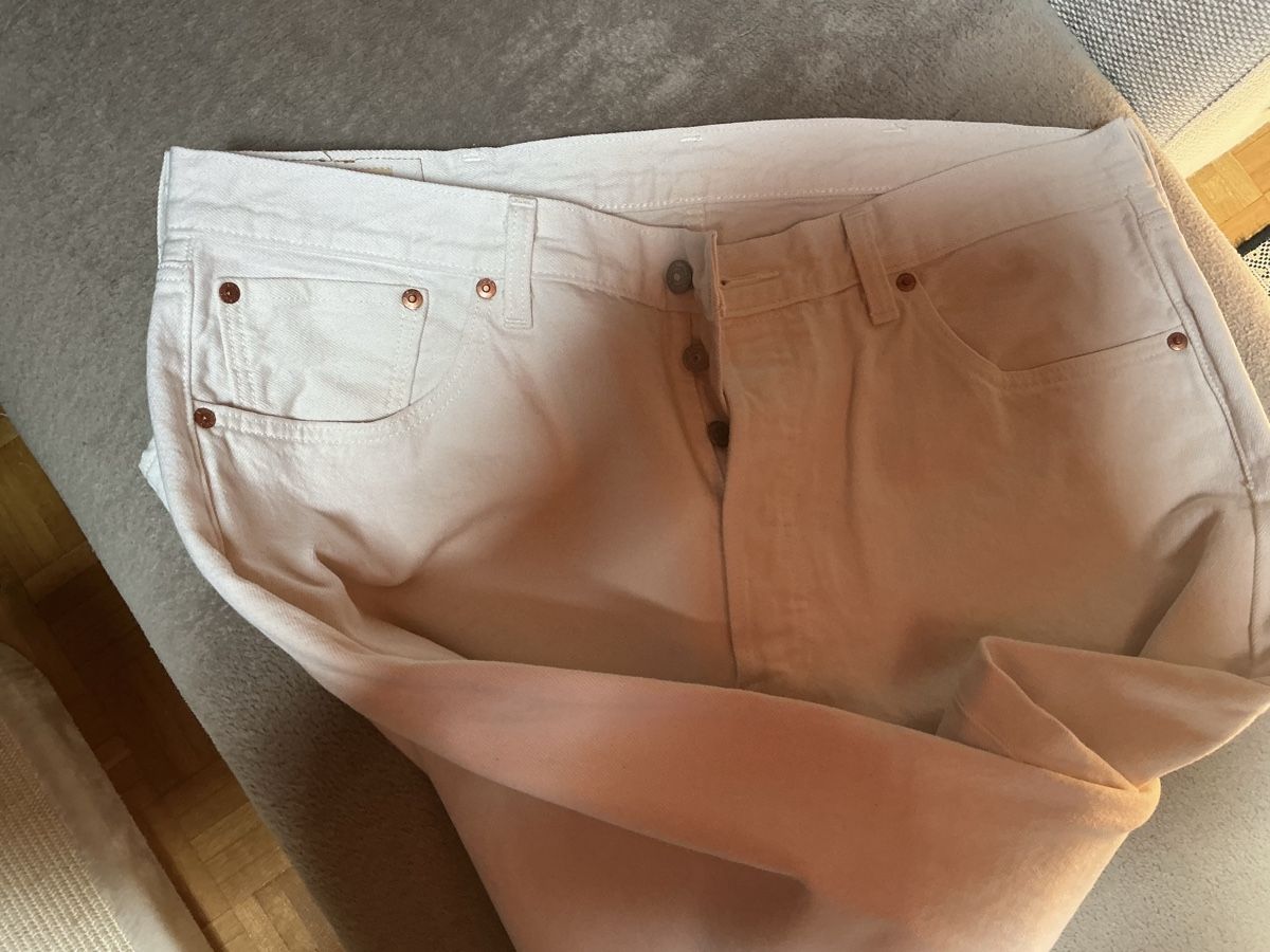 Levi's Jeans: Levis blanc 501  – D'occasion à satigny par cara68 1