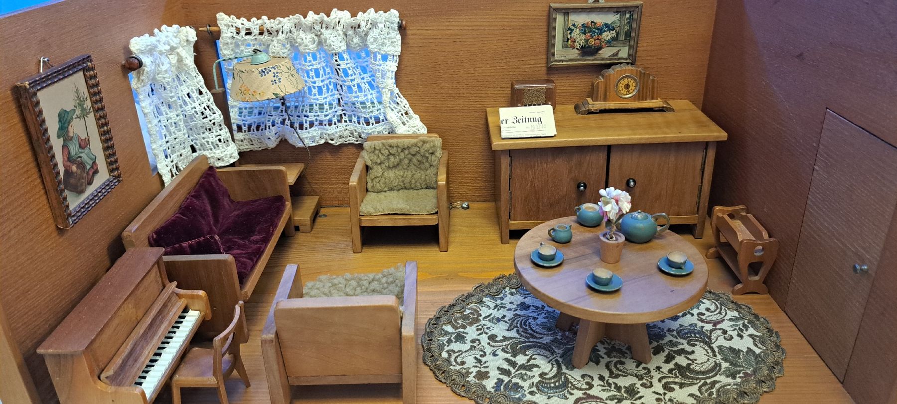 Case e mobili per bambole: alte Puppenstube mit Zubehör – Usato da Urdorf venduto da Canyamel1 3