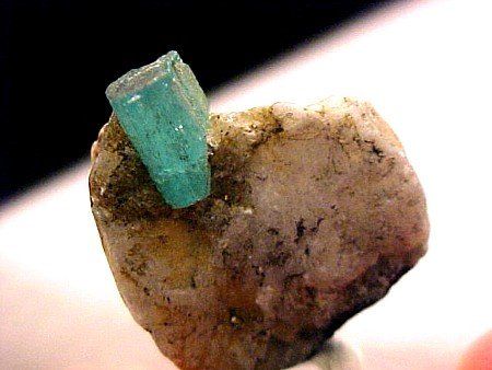 Minerali & Pietre curative: Gemmy Emerald , Coscuez Mine, Columbia – Usato da Figino venduto da minshop 9