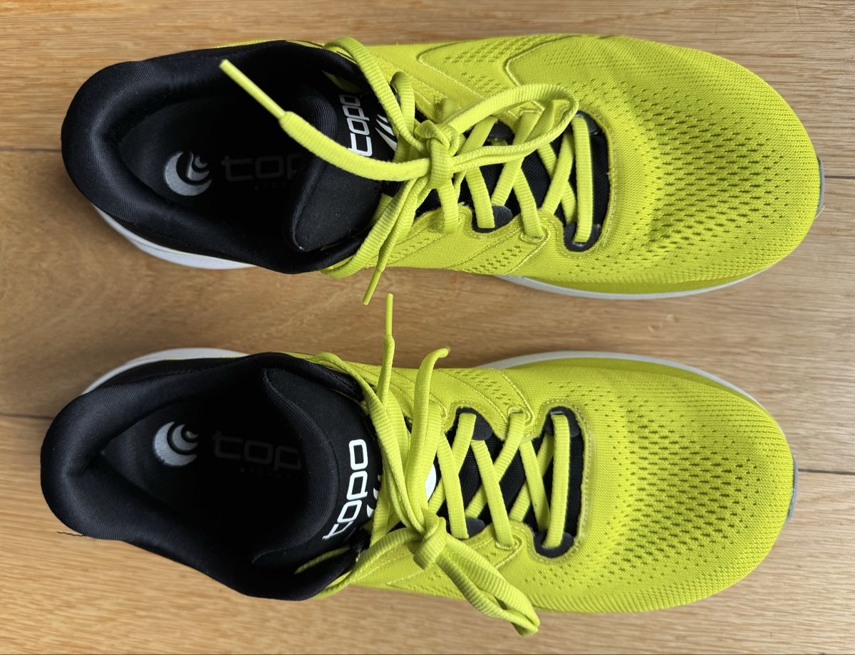 Scarpe da uomo: Topo Athletic M-Phantom 2, gelb/schwarz, Grösse 44.5 – Usato da Winterthur venduto da Haesle