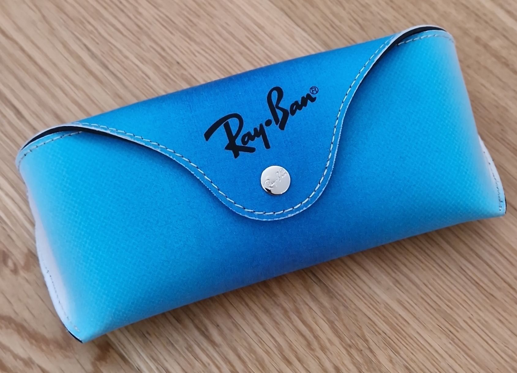 Sonstige Kleidung & Accessoires: Ray-Ban Brillenetui blau – Neu und originalverpackt aus Zürich von c.line89