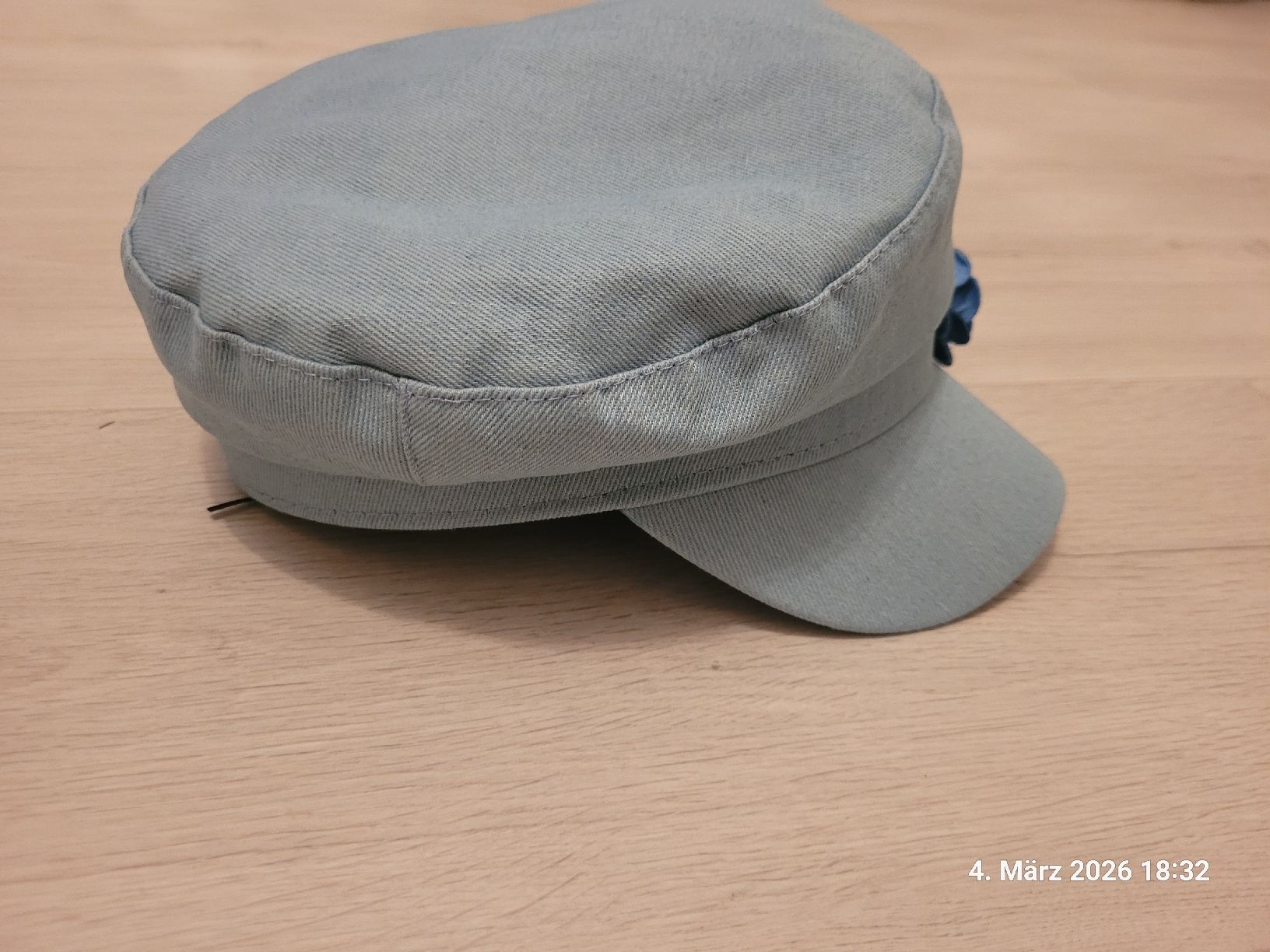 Copricapi, berretti & cappellini: Denim Hut mit Blumen – Usato da Bünzen venduto da Milly32 3