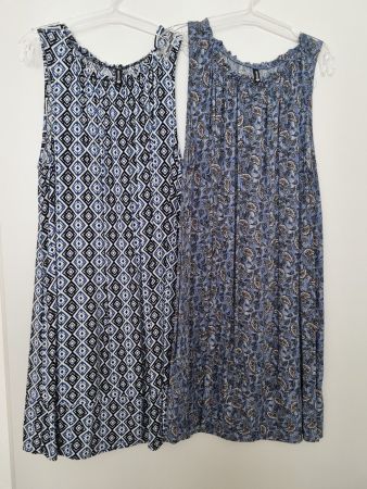 2 Achsel-Kleider blau töne mit Muster Gr. M