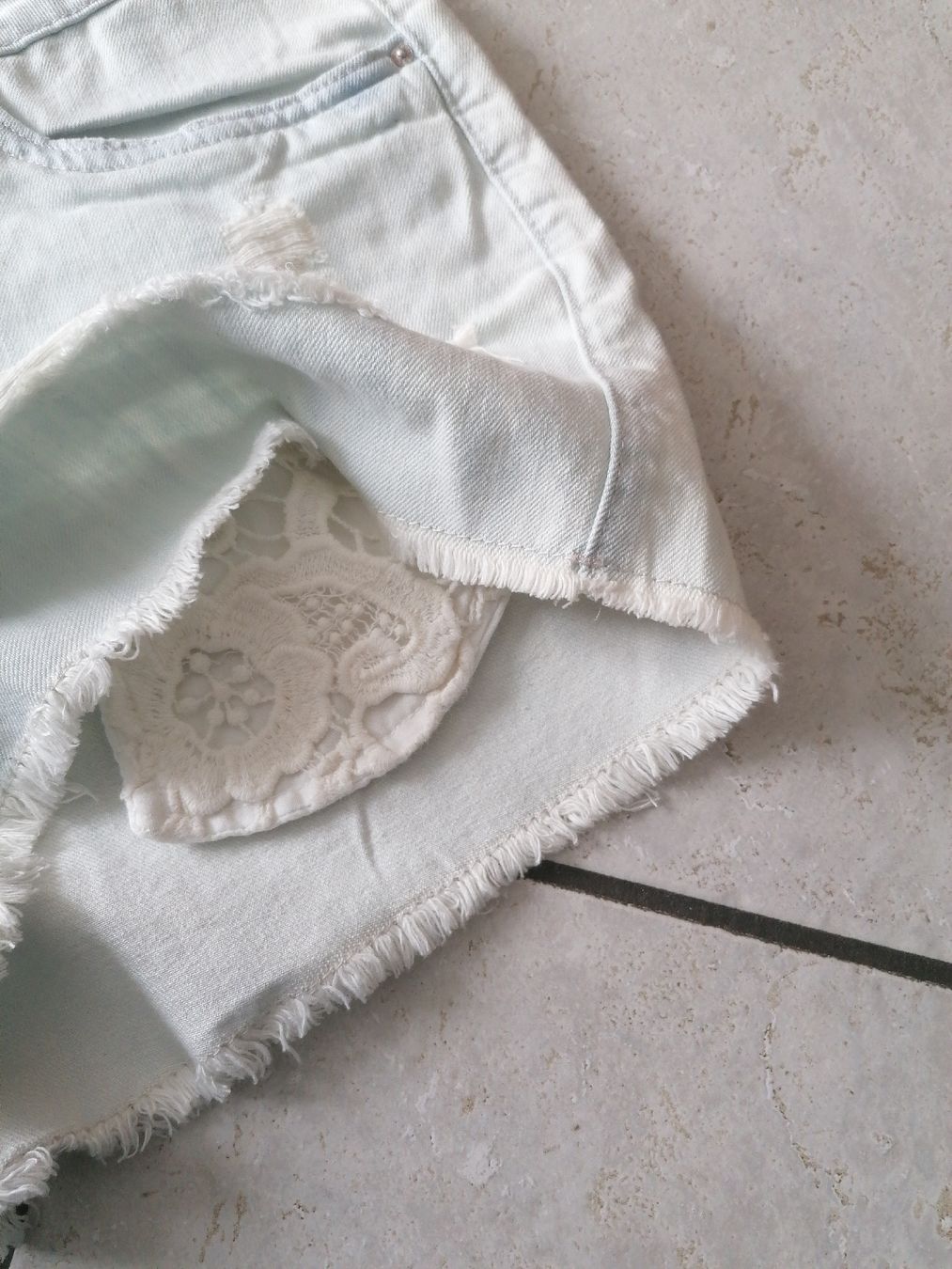 Jeans: Neue lässige Jeansshort Gr 44 – Neu und originalverpackt aus Lostorf von Luelostorf 2