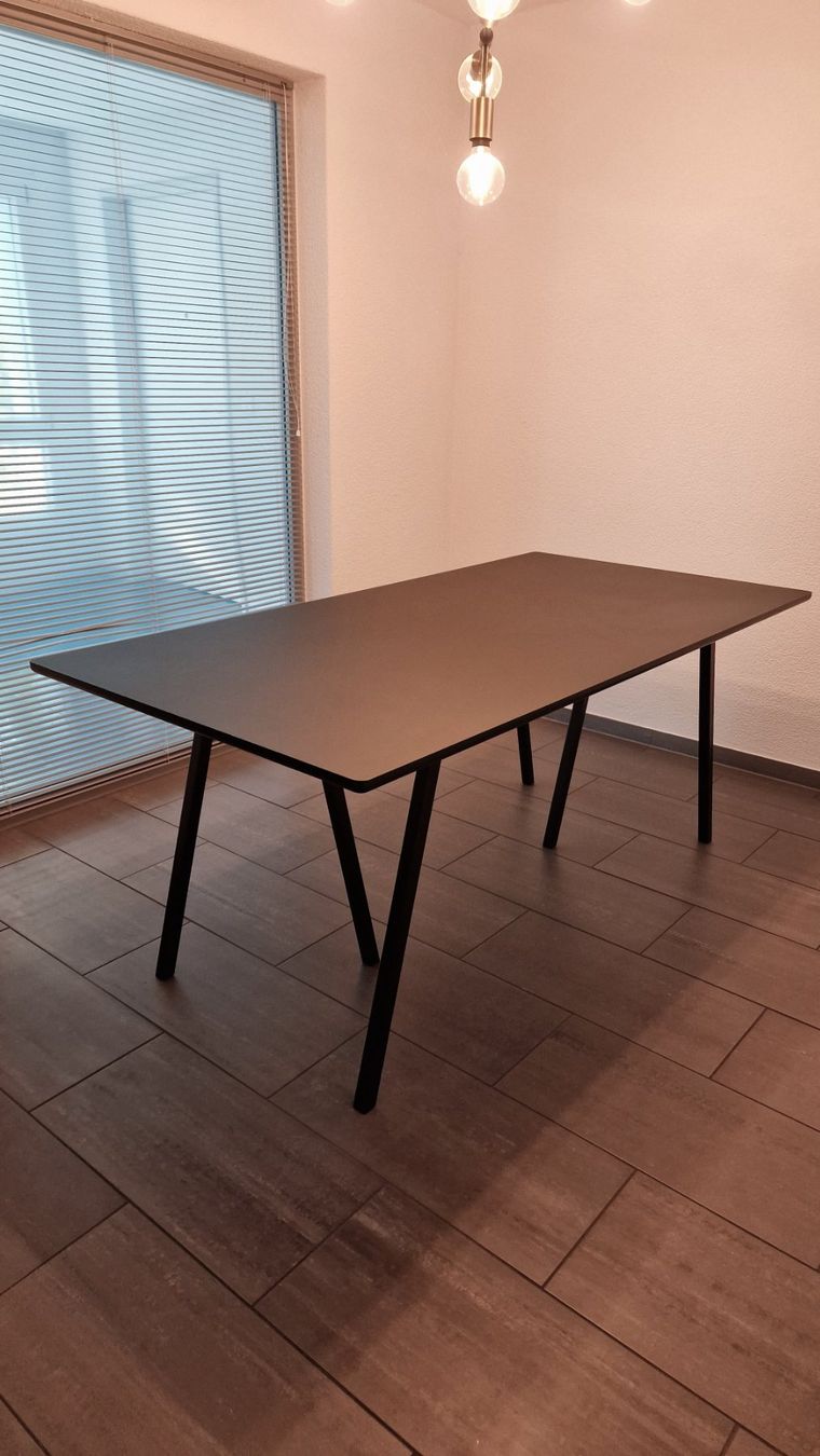 Hay Tavoli: Original Hay Loop Tisch - Schwarz 180 x 90 cm – Usato da Aarau venduto da Cable-Guy 1