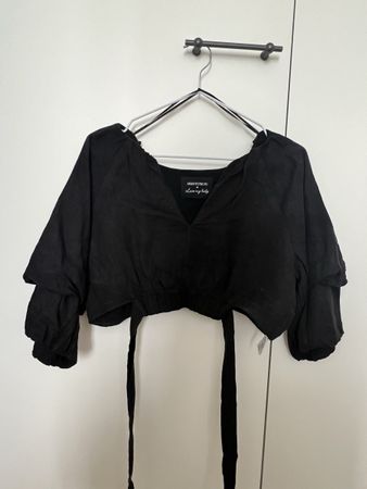 Black Puff Sleeve Cropped Top