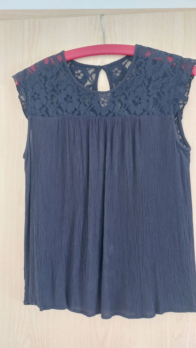 Only Camicette: Damen Bluse, dunkelblau mit Spitze, Grösse M – Usato da Dettighofen venduto da monaso 1