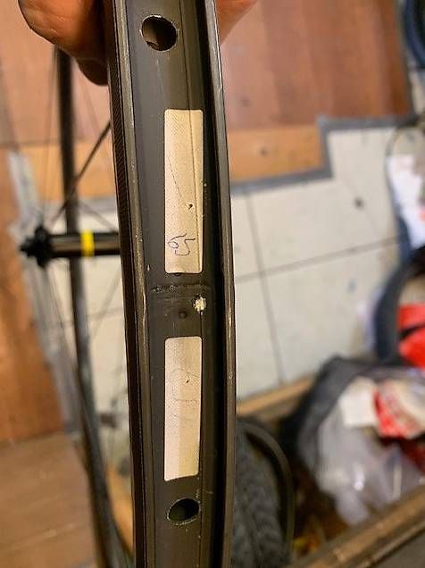 Mavic Pneus & Kompletträder: Roue avant  Mavic cosmic Pro Carbon Exalight – Defekt aus Fribourg von Profilsport 2