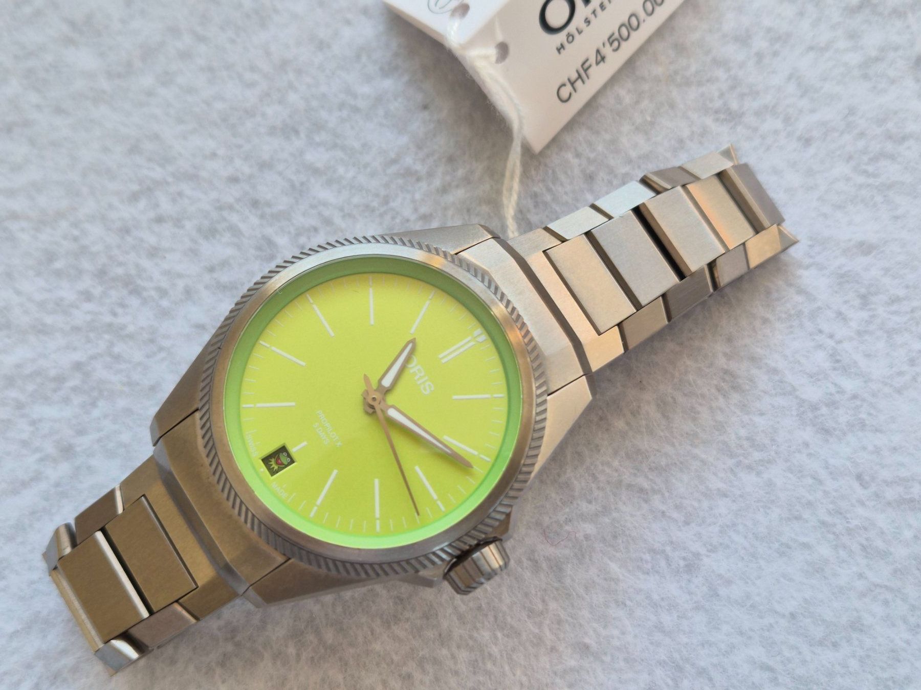 Oris Uhren: Oris ProPilot X Kermit Edition – Neu und originalverpackt aus Chabrey von Horology 4