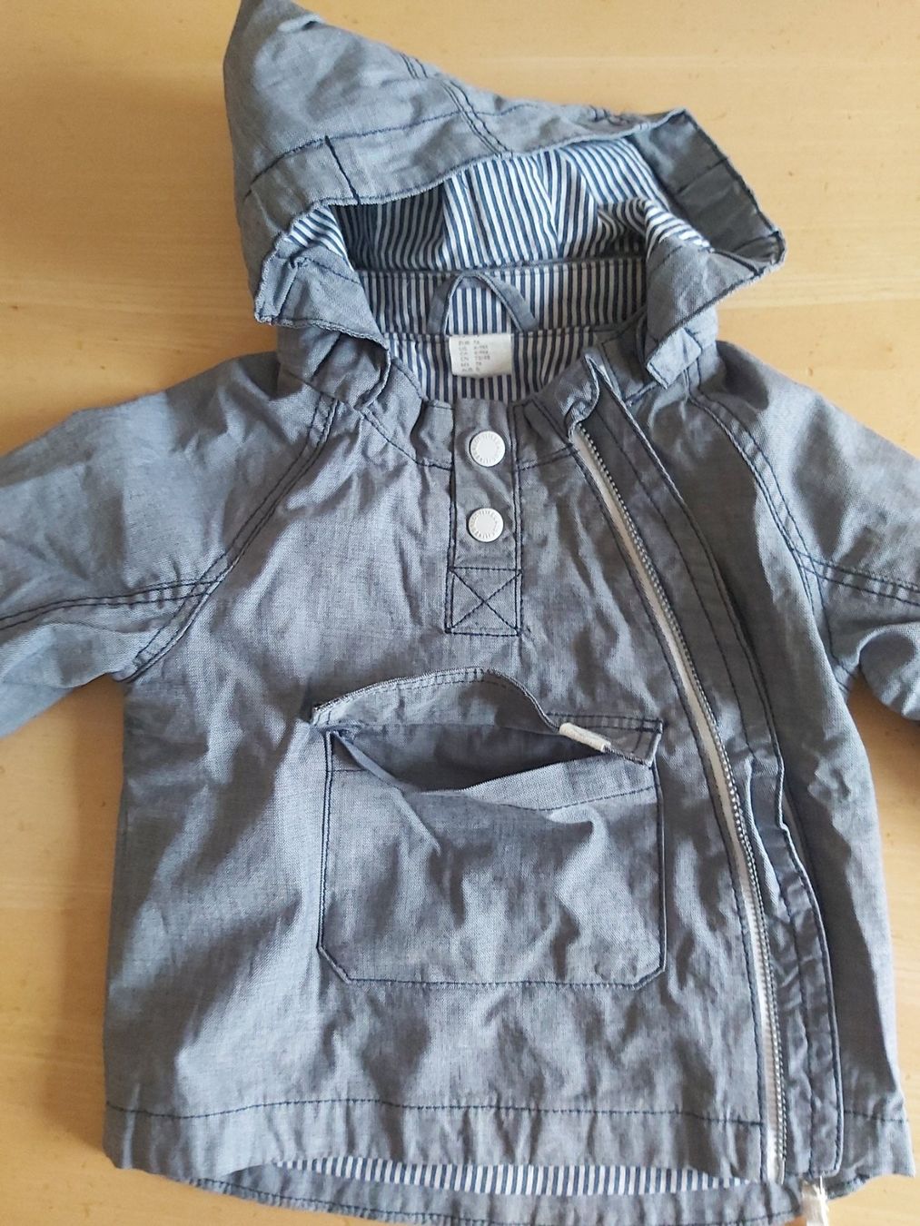 H&M Giacche & Cappotti: Jacke  grau Gr. 74 junge – Usato da Disentis/Mustér venduto da epa_862v 3