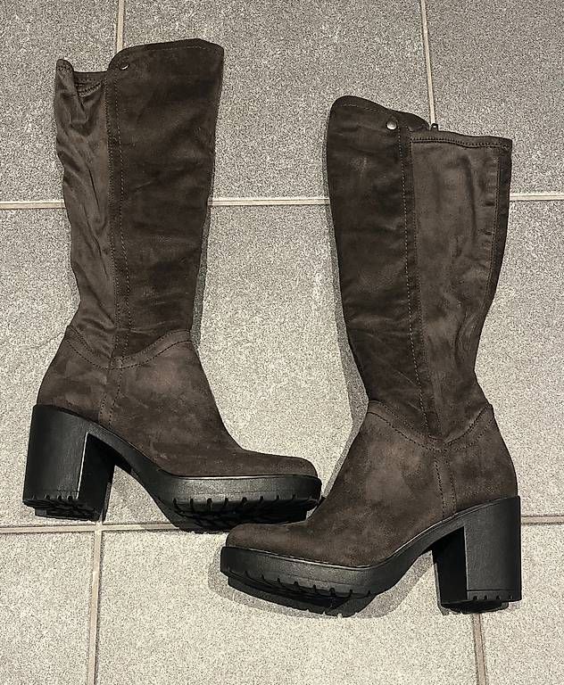 Scarpe da donna: Stiefel braun Wildlederoptik – Usato da Bern venduto da lis_vb2h
