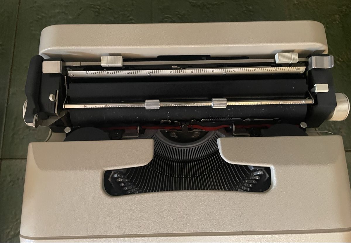 Olivetti Schreibmaschinen: Olivetti Lettera 35 – Gebraucht aus Altstätten SG von Nik2009 2