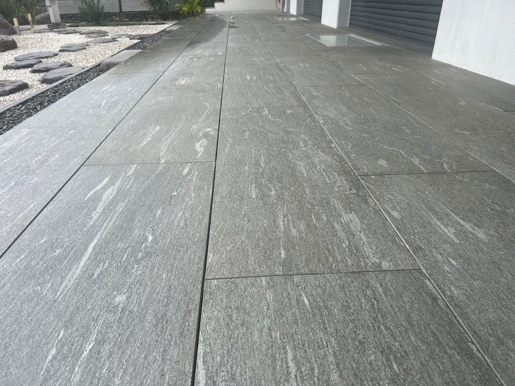 Rivestimenti per pavimenti: Feinsteinzeug Platten - neu – Nuovo (secondo la descrizione) da Weggis venduto da mvonplanta