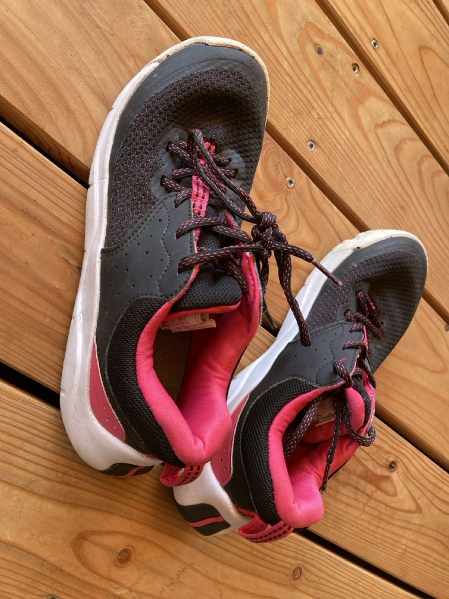 Schuhe für Mädchen: Hallenturnschuhe, GR. 27 – Gebraucht aus Felsberg von kat_v2cm 2