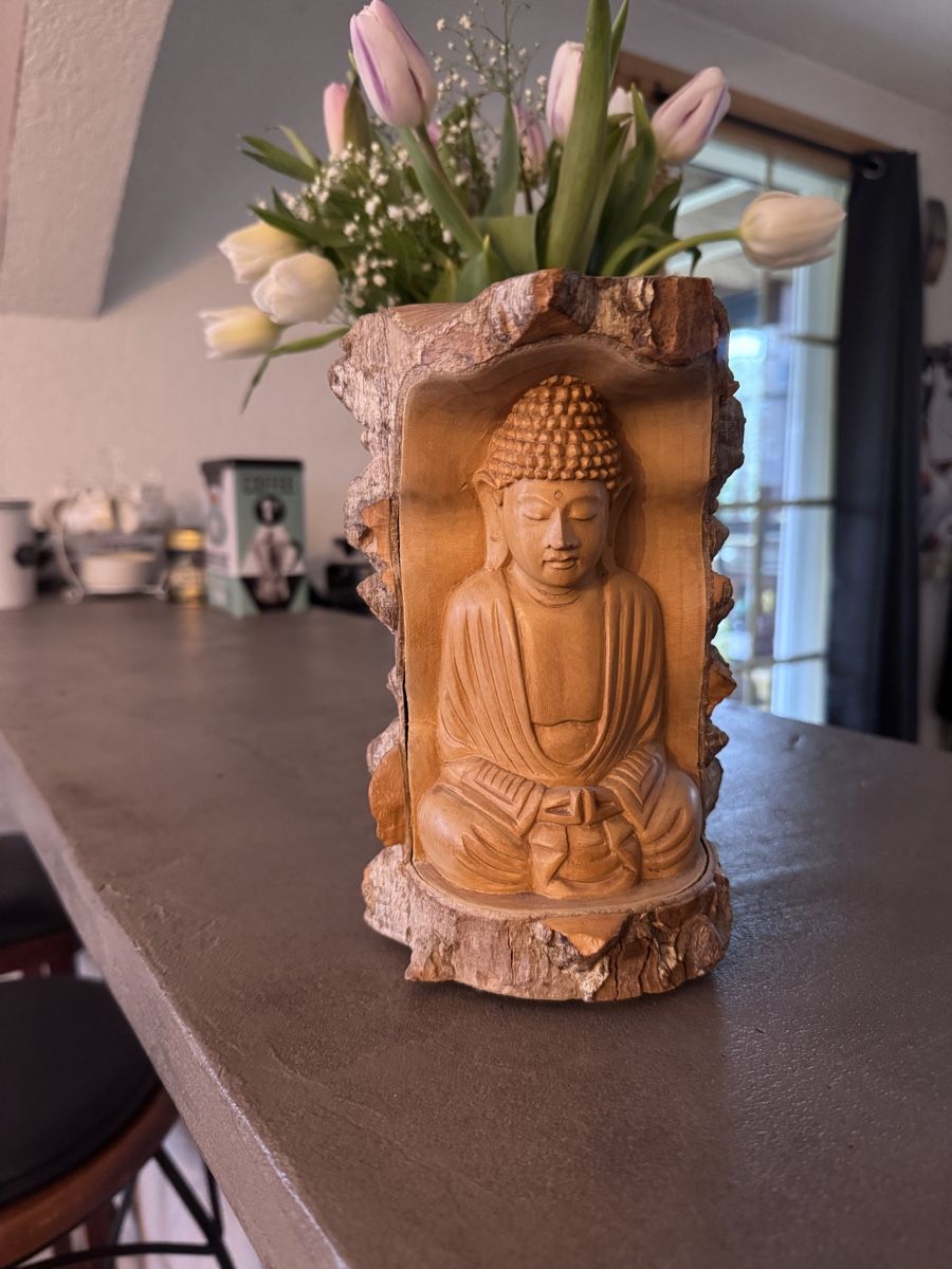 Statuette: Buddha en bois – Usato da Orges venduto da Lapin