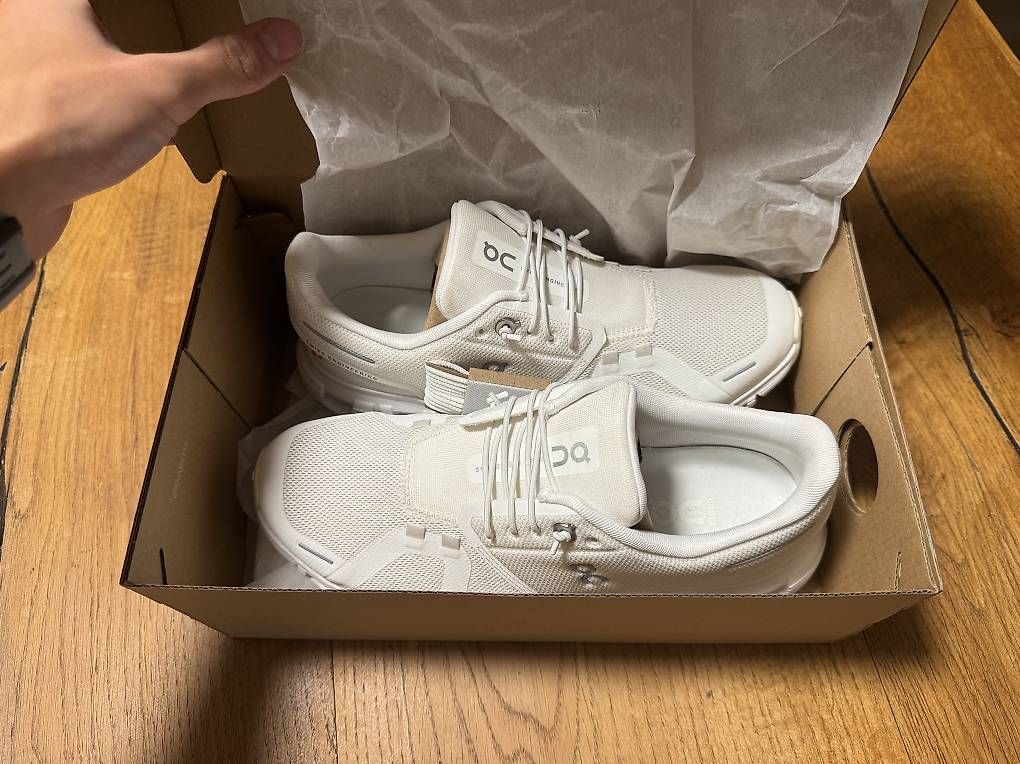 On Scarpe da donna: ON Cloud 6 White White Schuhe 40 RFID – Usato da Winterthur venduto da up. 5