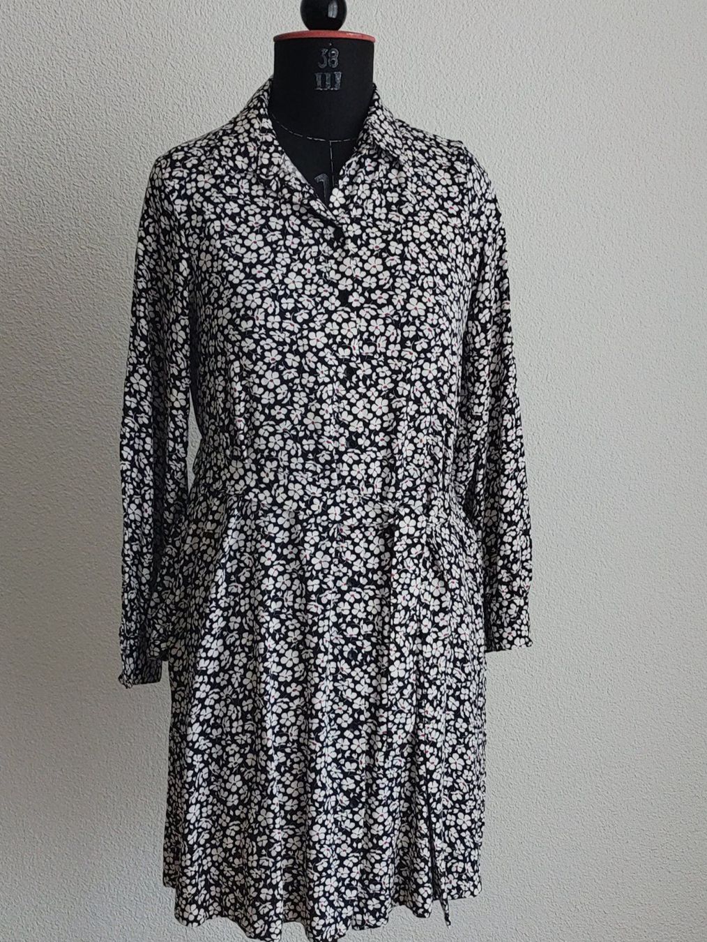 C&A Vestiti: Blumenkleid langarm Gr. 36 – Usato da Strengelbach venduto da Phorensic_30
