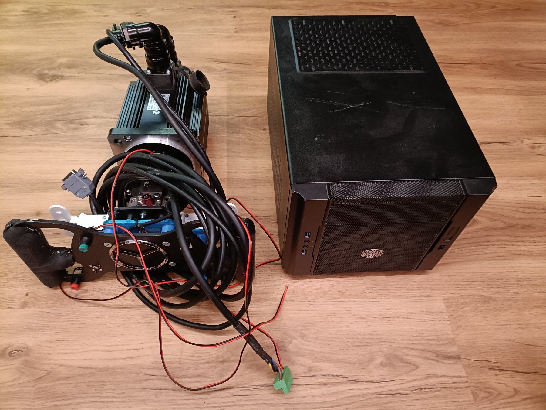 Simucube Controller: Simucube V1 mit Mige 130ST-M10010 – Usato da Salez venduto da Lorien
