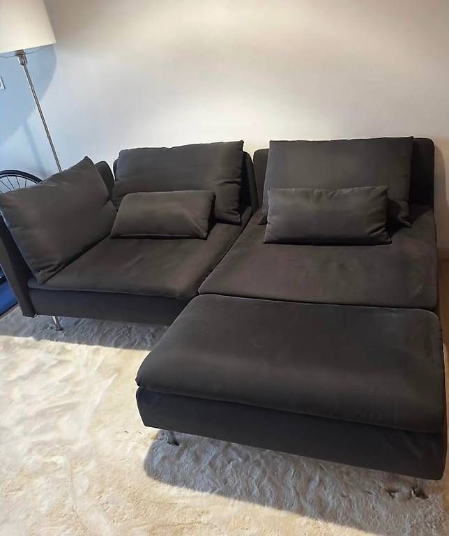 Divani: Canapé gris foncé – Usato da Lausanne venduto da deb_n9m9