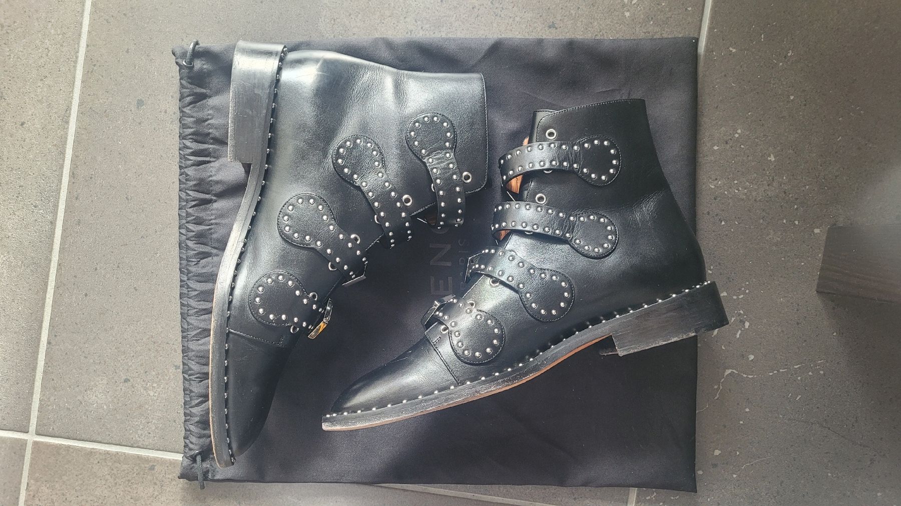 Givenchy Scarpe da donna: GIVENCHY Biker Boots Stiefelette Gr. 39 – Usato da Rheinfelden venduto da DHS 2