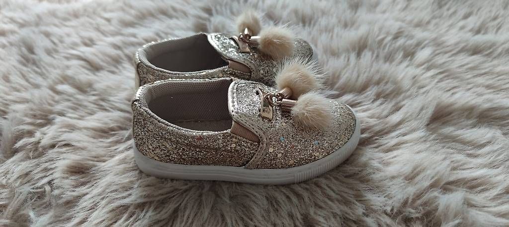 Scarpe per ragazze: Wunderschöne Mädchenschuhe - Grösse 24 – Nuovo e nell'imballaggio originale da Teufenthal AG venduto da Agnieszka93 2