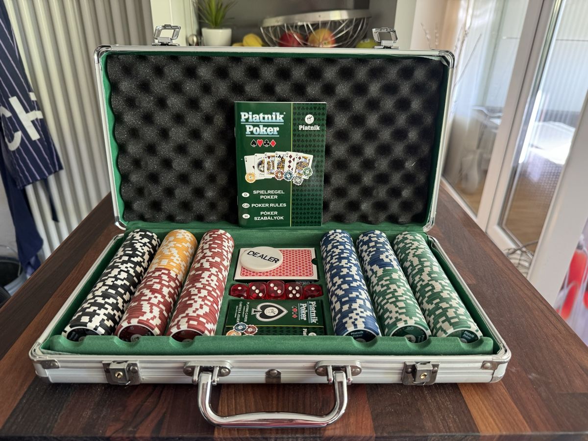 Spiele: Poker Koffer mit Chips und Karten – Neu (gemäss Beschreibung) aus Basel von Steffox