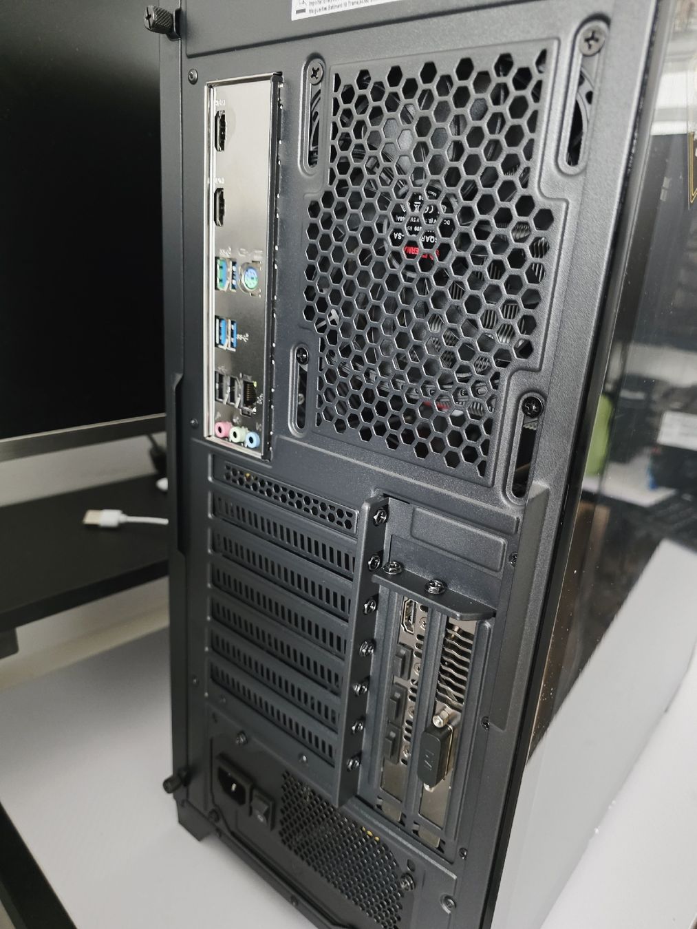 PC: Gaming Pc – Nuovo (secondo la descrizione) da Zürich venduto da Bozakis 5