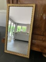 Schöner antiker Wandspiegel