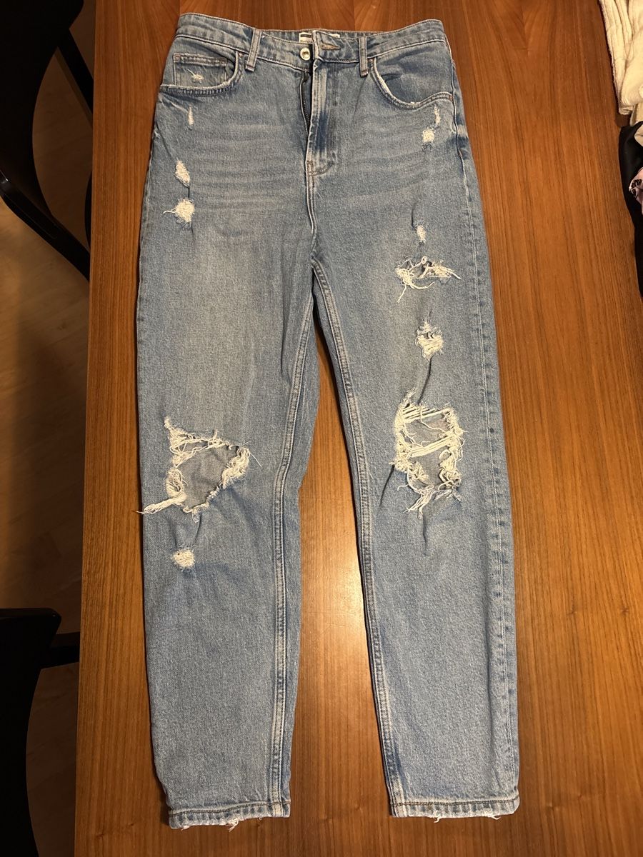 Bershka Jeans: Jeans mom slim Grösse 40 – Gebraucht aus Unterentfelden von Lavach