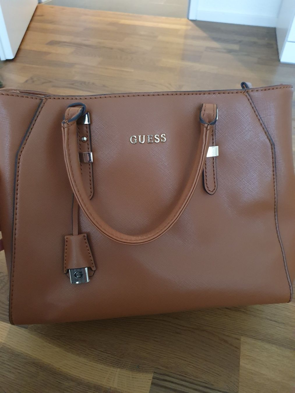 Guess Borse da donna: Guess Handtasche – Usato da Willisau venduto da dah_z8tf 1