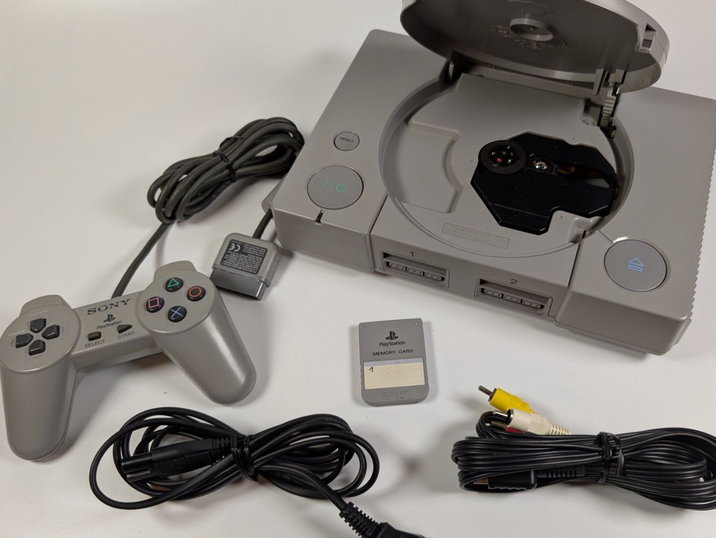Sony Console: Sony Playstation 1 (PS1) mit Controller & Memory Card – Usato da Ostermundigen venduto da TradeLab 3