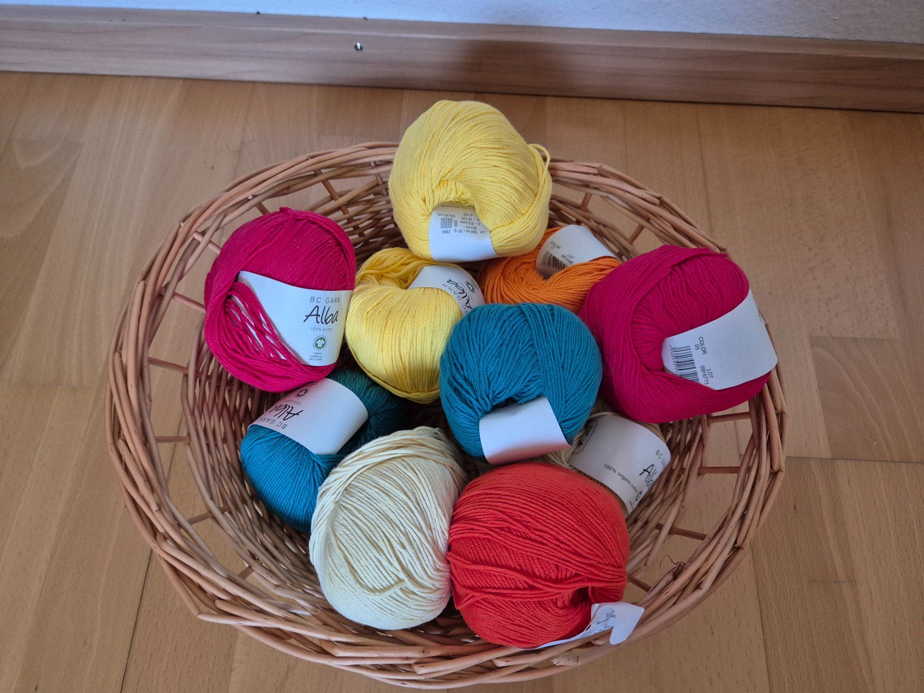 Lana: Strickgarn Alba 100% Baumwolle verschiedene Farben 10 Knäuel – Usato da Wallisellen venduto da aotearoa01
