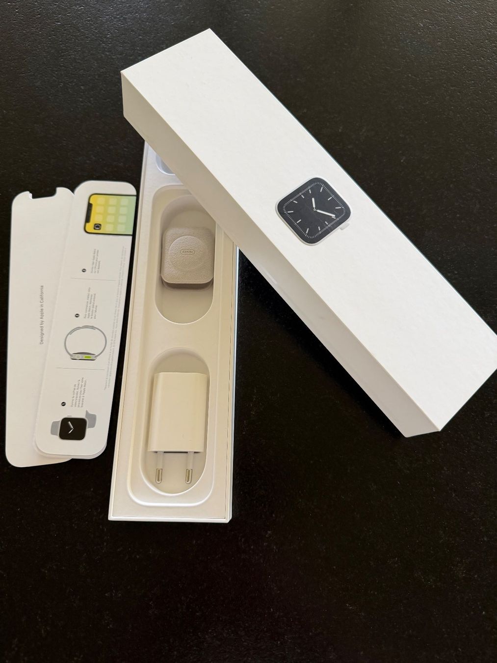 Apple Smartwatch: Apple Watch Series 6, GPS 44mm, Silber – Usato da Suhr venduto da Panok 5