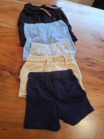 5 paia pantaloncini - taglia 74
