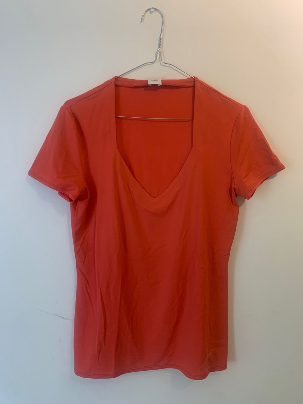 Joop T-shirt: Joop T-shirt mit quadratischen Ausschnitt – Usato da Verbier venduto da pat_q5hr