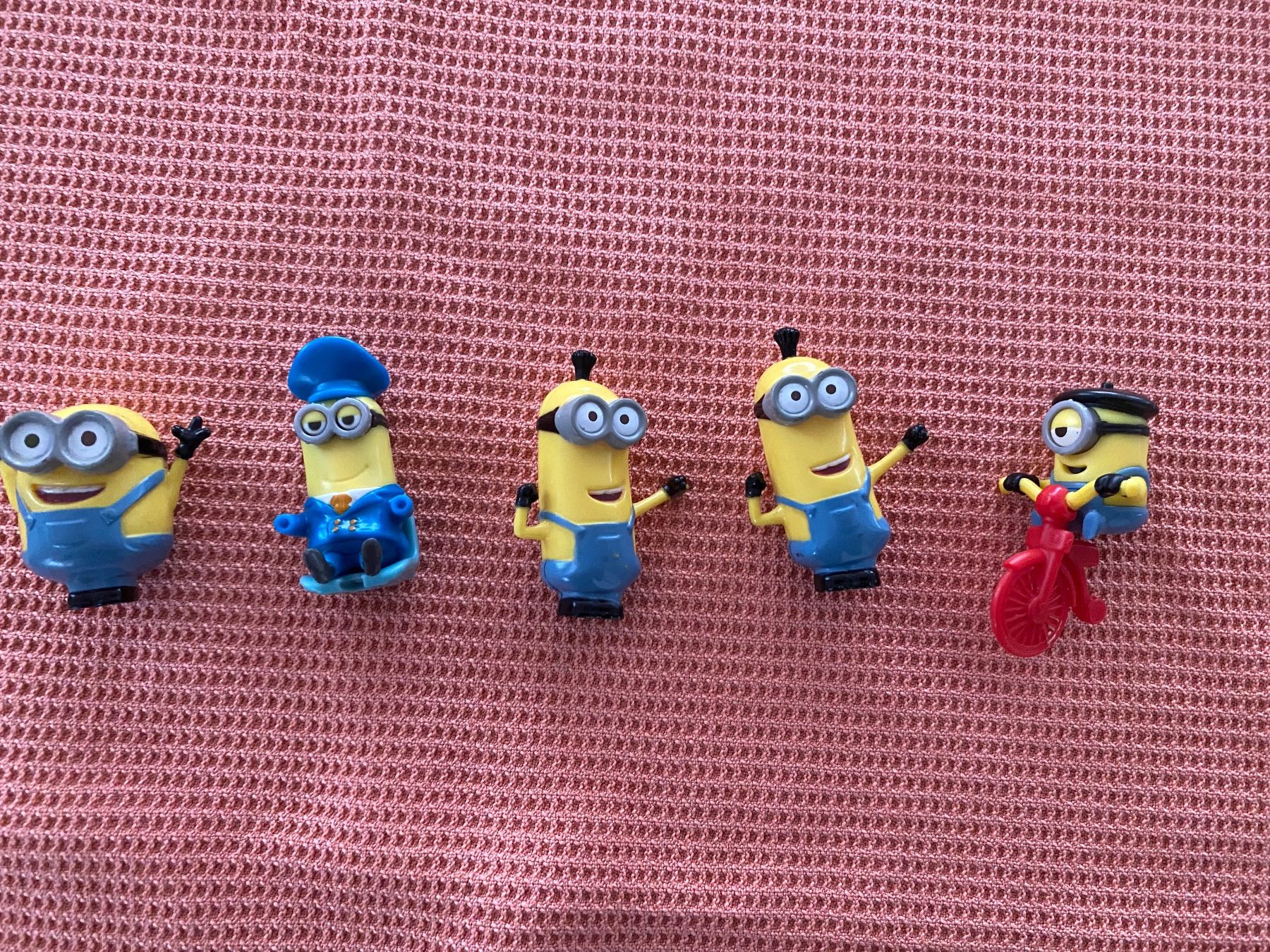 Statuette: 5x Minions Sammelfiguren Überraschungsei – Usato da Einsiedeln venduto da PaedeK84
