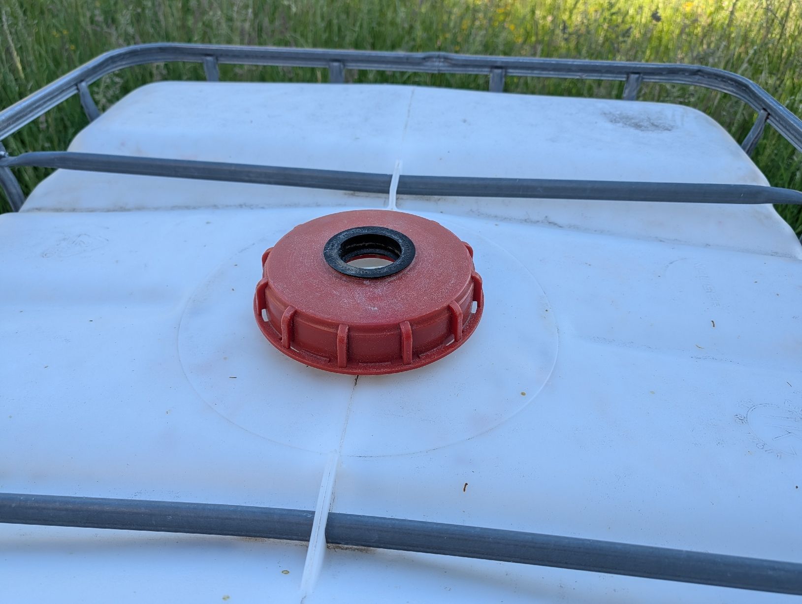 Abbeveratoi e trogoli: IBC Container 1000L Wassertank Gartenbewässerung – Usato da Sonterswil venduto da wabengasse 1