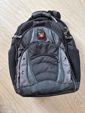 Sac à dos Swiss Gear noir  occasion