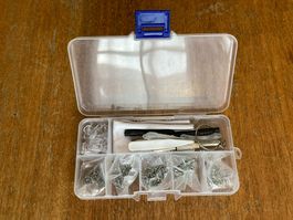 Brillen Reparaturset, Schrauben, Nasenpads, Werkzeug NEU