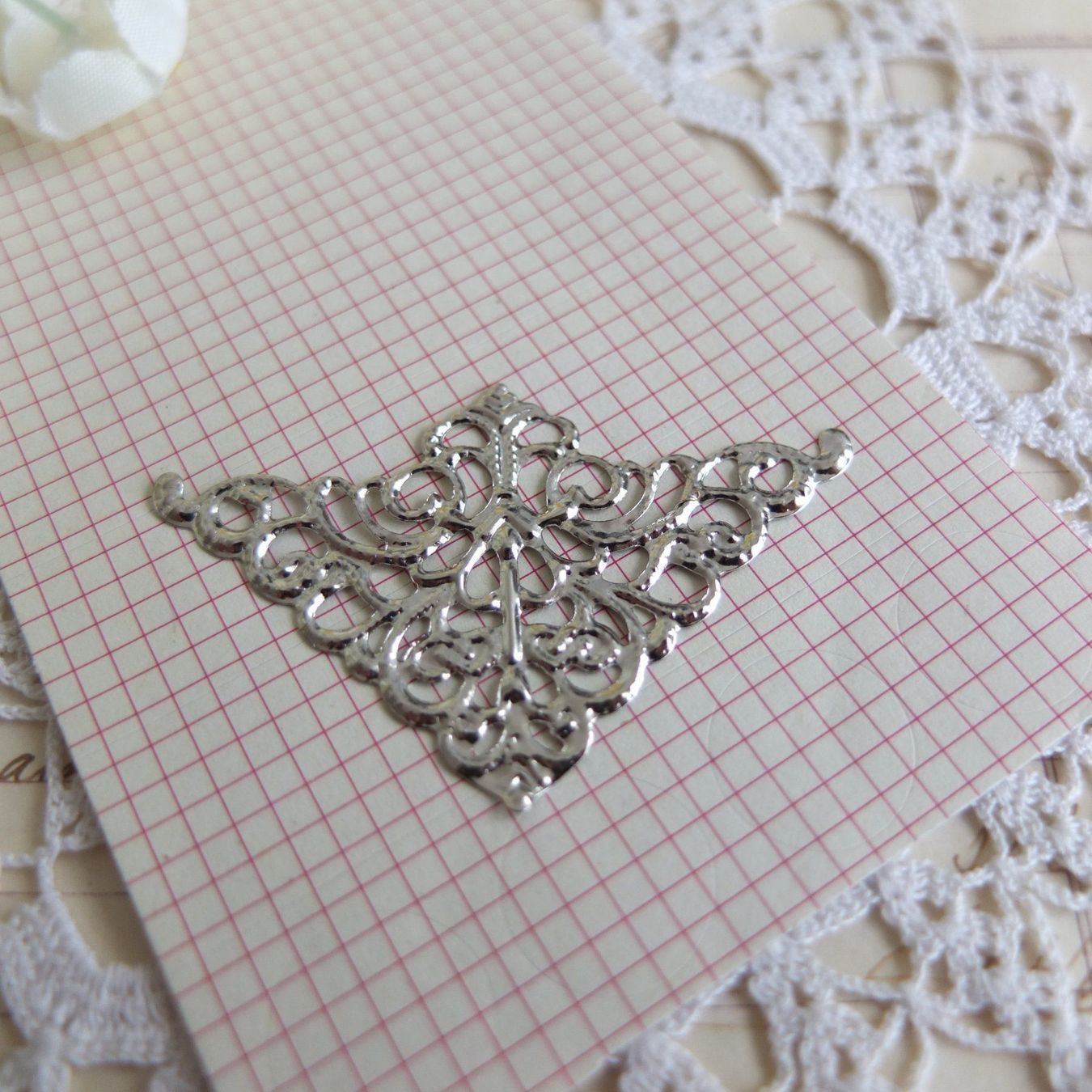 Materiale per decorazioni: 8x Applikation Metall Ecke Look Silver – Nuovo (secondo la descrizione) da Meyrin venduto da laservette99