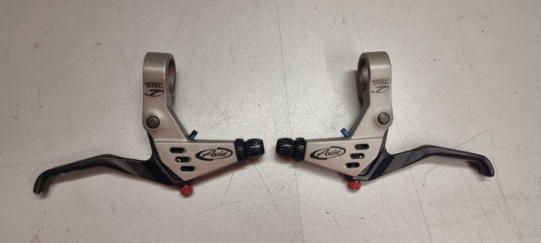 Avid Pezzi di ricambio: Avid Speed Dial 7 Bremshebel – Usato da Seon venduto da Stibinio