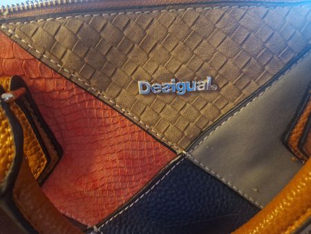 👜 Desigual Umhängetasche aus Leder – Hellbraun