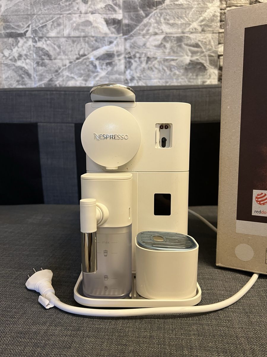 Nespresso Macchine per caffè & Macchine per espresso: Nespresso Kaffeemaschine – Usato da Veltheim AG venduto da Nadine_VS 2