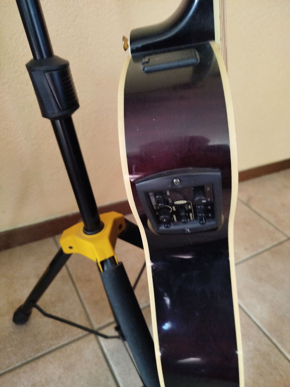 Yamaha Musikinstrumente: Gitarre Yamaha – Gebraucht aus Delémont von mos_9927 2