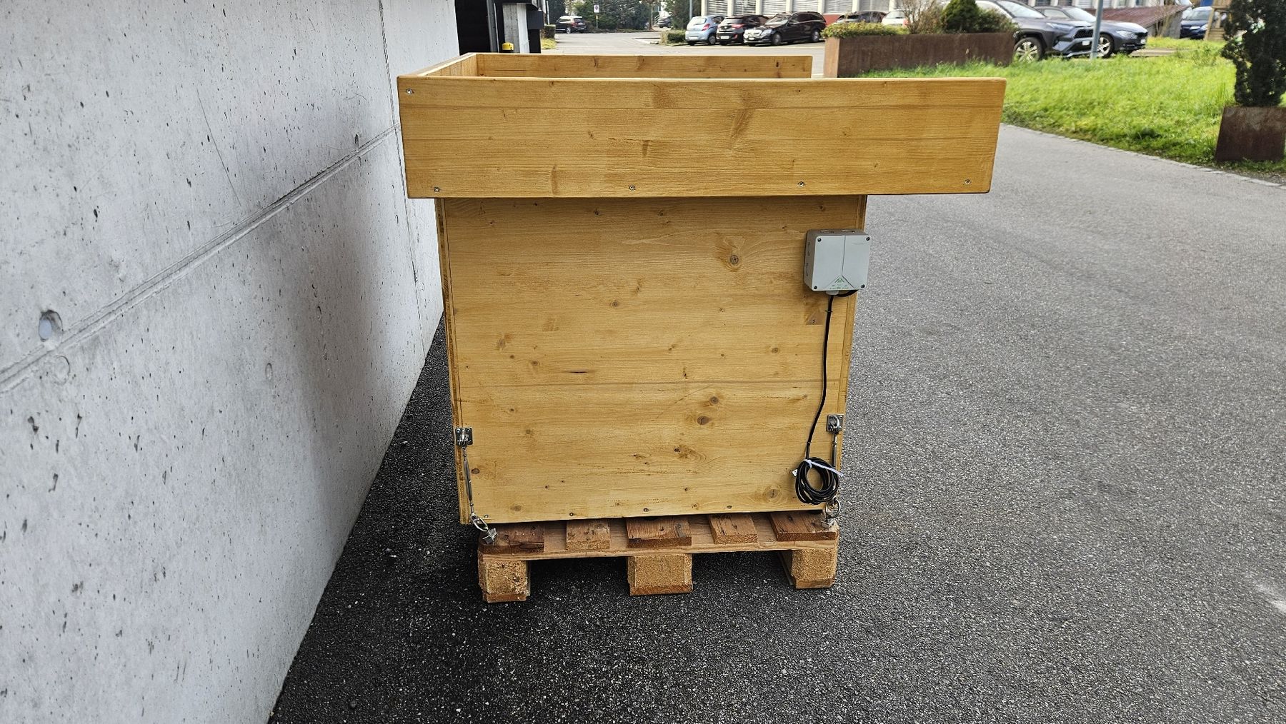 Liege- & Schlafplätze: Hundebox für Kleinbus – Gebraucht aus Buchs AG von thebull01 2