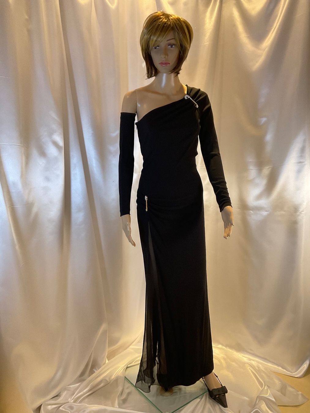 Vestiti: Abendkleid schwarz in Grösse 38-40. – Usato da Mariastein venduto da u_n_6s5w 1